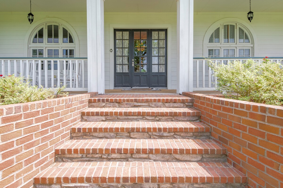 Living room with fireplace